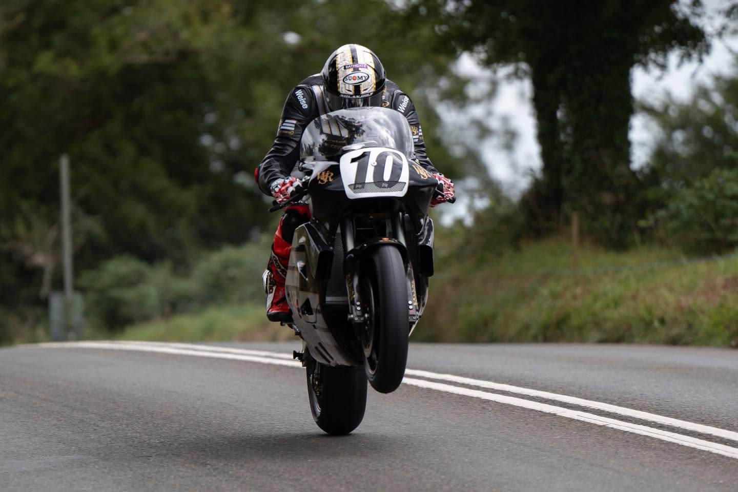 Wiz Norton with Hickman aboard during qualifying